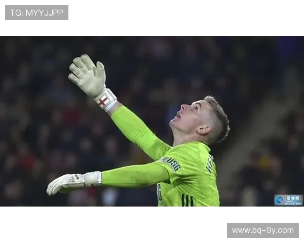 切尔西足球短裤速干材质透气设计助力运动表现提升 切尔西足球短裤速干材质透气设计助力运动表现提升